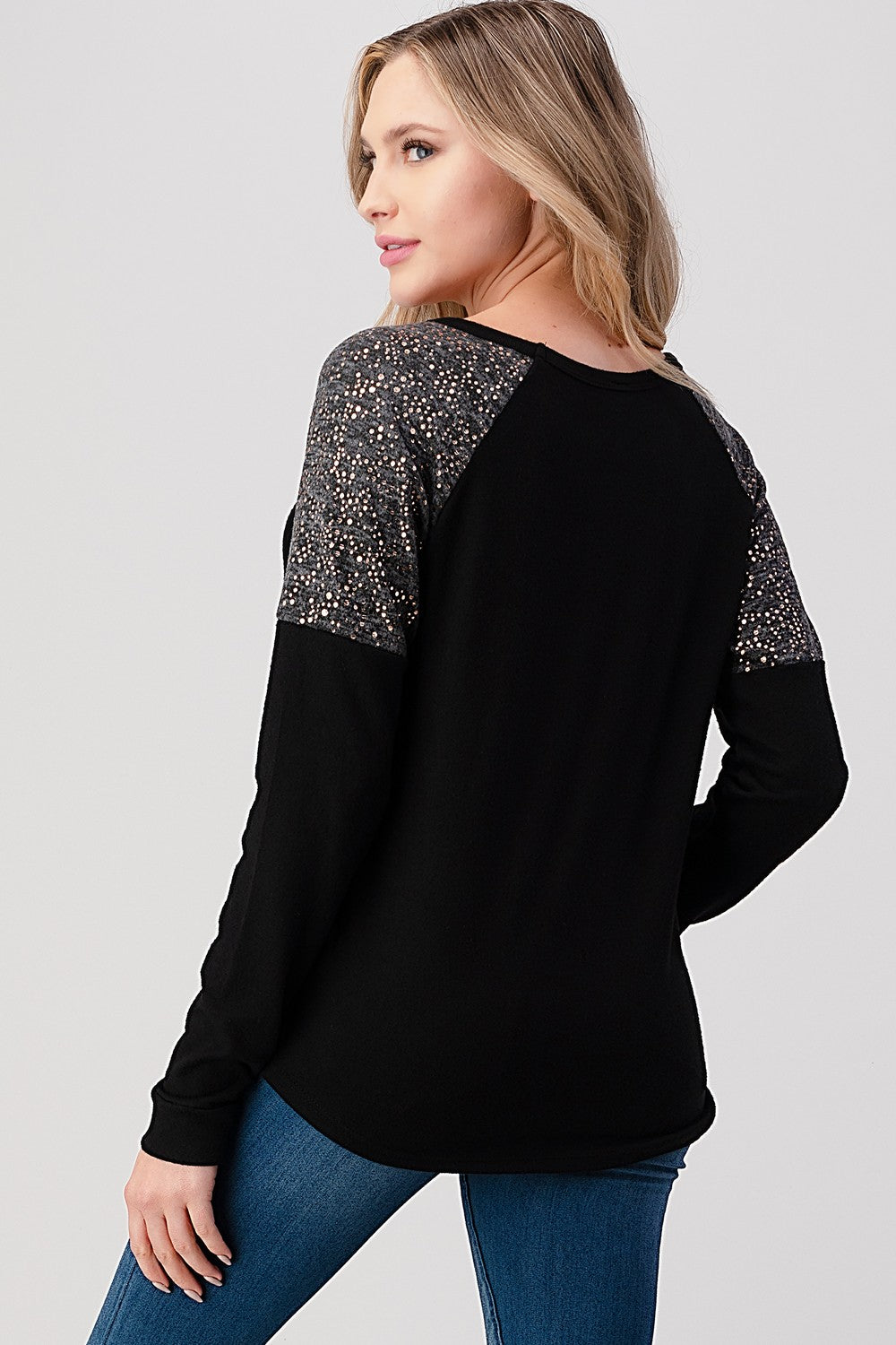 Light Sweater w Contrast Print Sleeves
