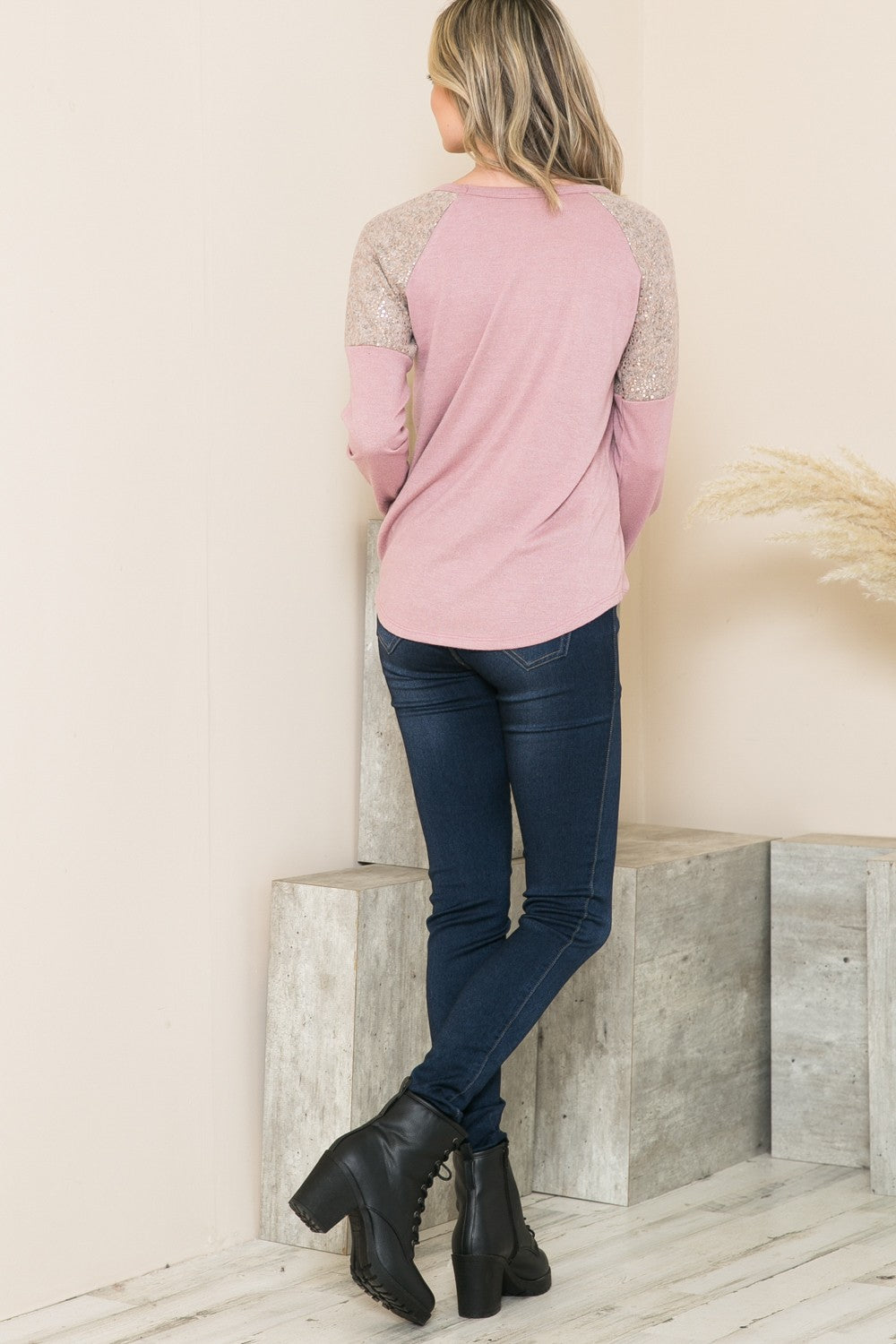 Light Sweater w Contrast Print Sleeves